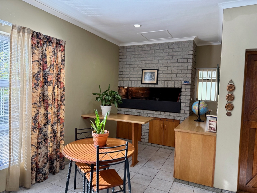 3 Bedroom Property for Sale in Bergzicht Western Cape